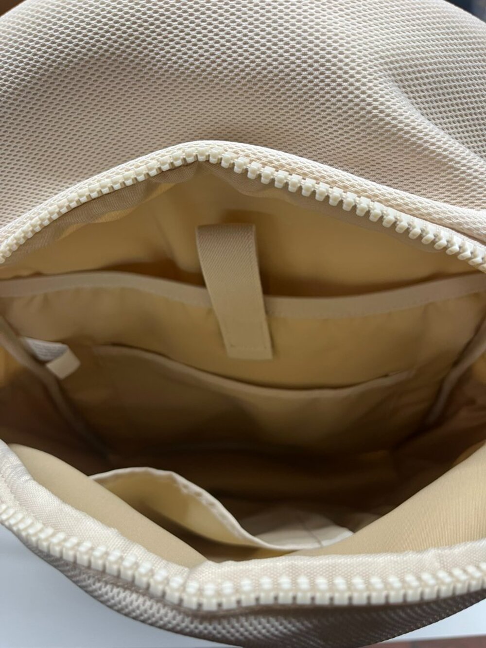 NEW with Tag All in Motion Air Mesh Backpack in Cream - Picture 5 of 8